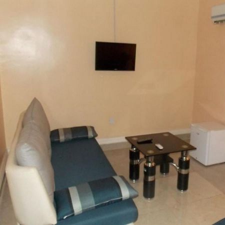 Room In Lodge - Nest Spa And Suites Ibadan Exterior photo