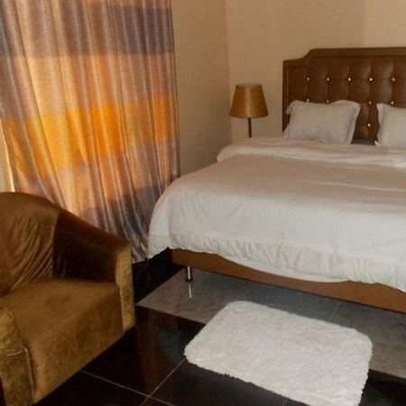 Room In Lodge - Nest Spa And Suites Ibadan Exterior photo