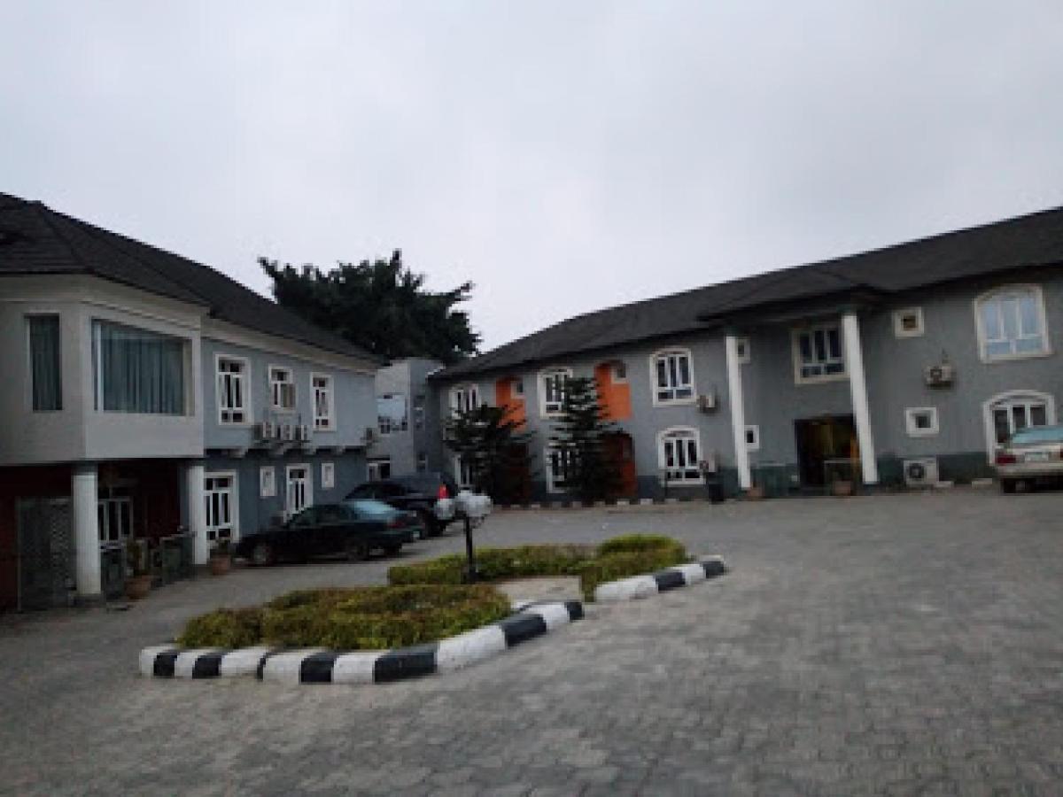 Room In Lodge - Nest Spa And Suites Ibadan Exterior photo