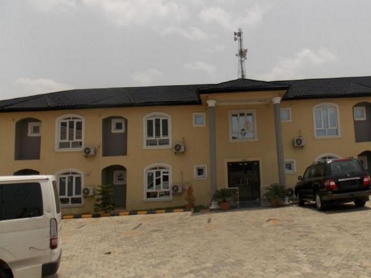 Room In Lodge - Nest Spa And Suites Ibadan Exterior photo