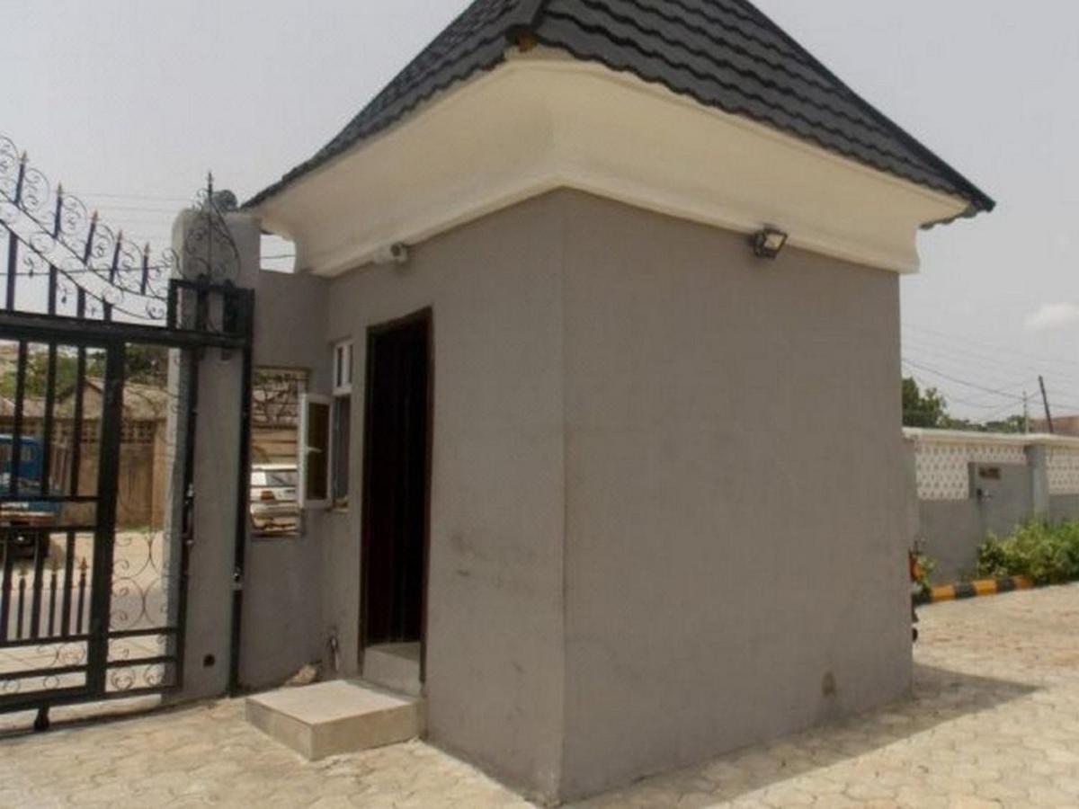 Room In Lodge - Nest Spa And Suites Ibadan Exterior photo