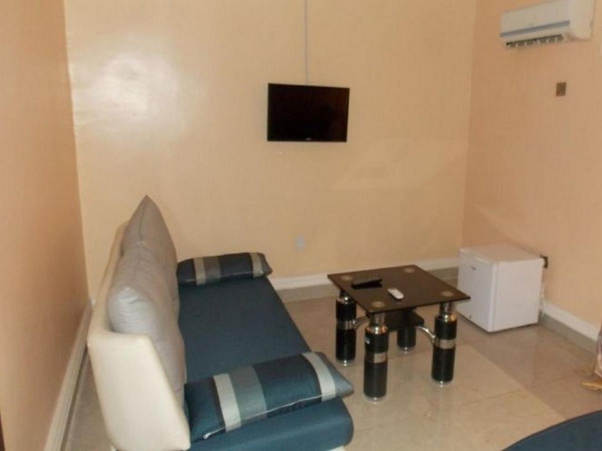 Room In Lodge - Nest Spa And Suites Ibadan Exterior photo